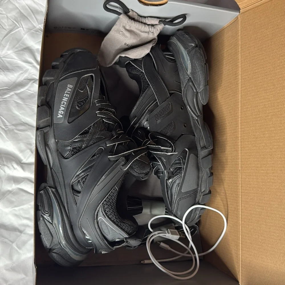 Size 42 - Picture 13 of 13
